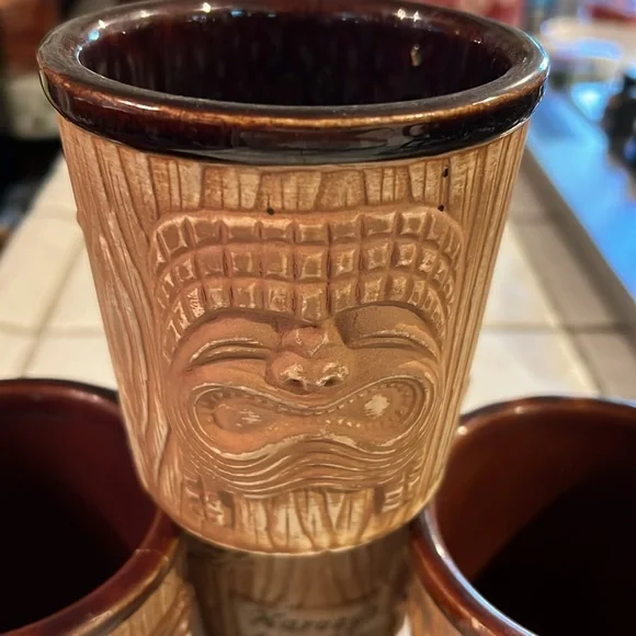 Tiki ceramic mugs vintage set of 4. Some small chips